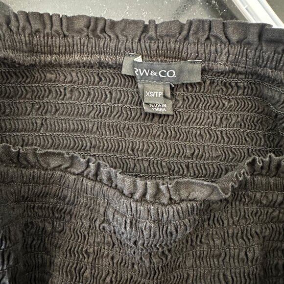 RW&CO Black Puff Sleeve Smocked Romper – XS - Picture 4 of 4